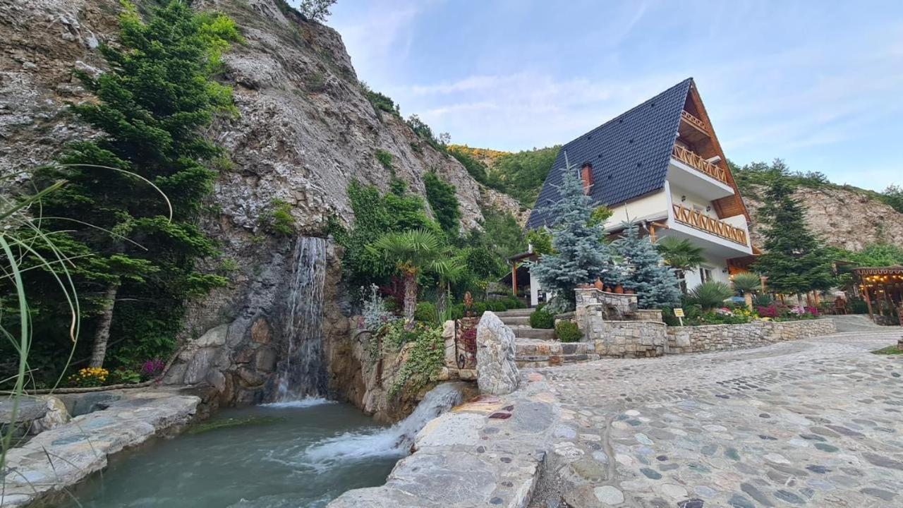 Hotel Dibra Park Agrotourism Peshkopi Exterior foto