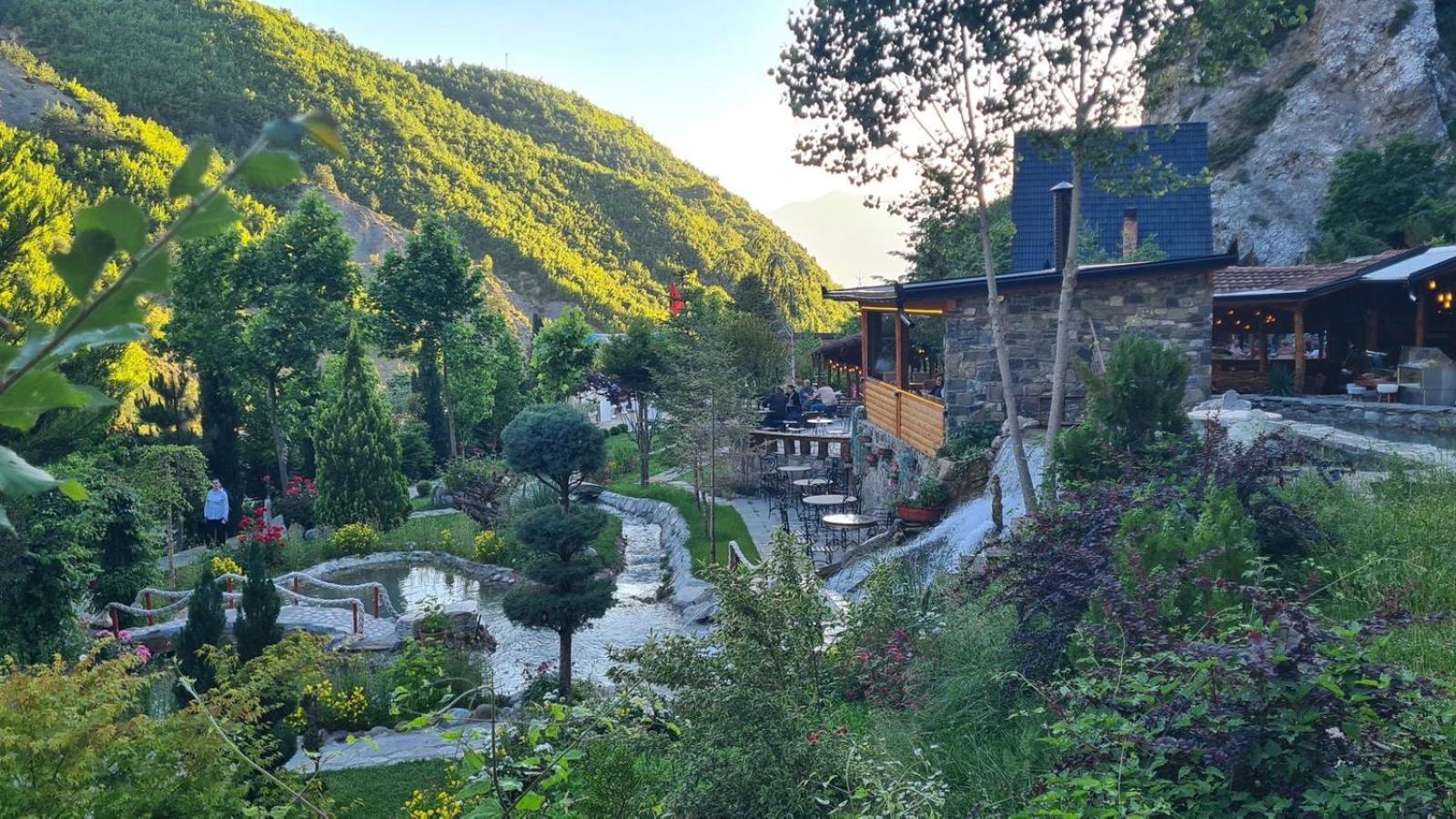 Hotel Dibra Park Agrotourism Peshkopi Exterior foto