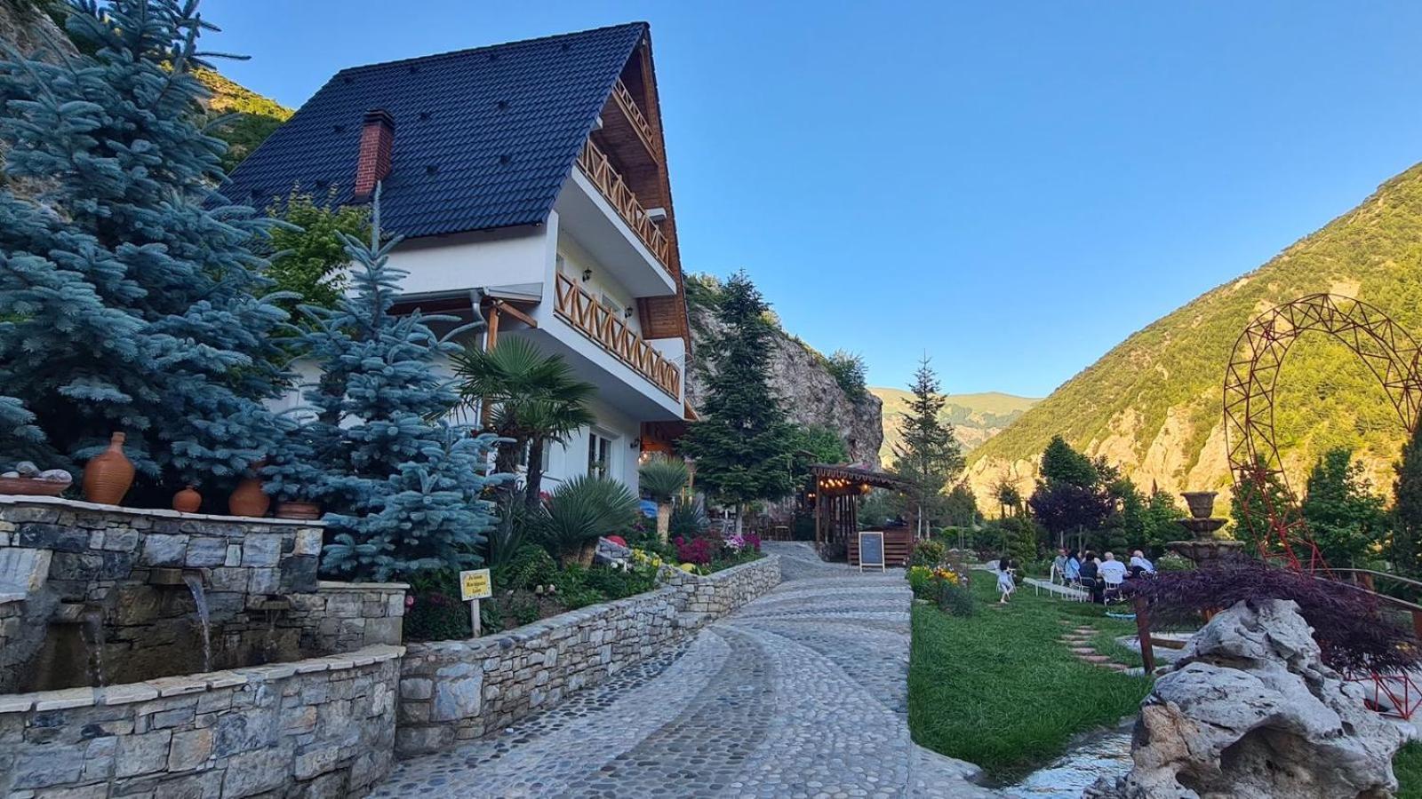 Hotel Dibra Park Agrotourism Peshkopi Exterior foto