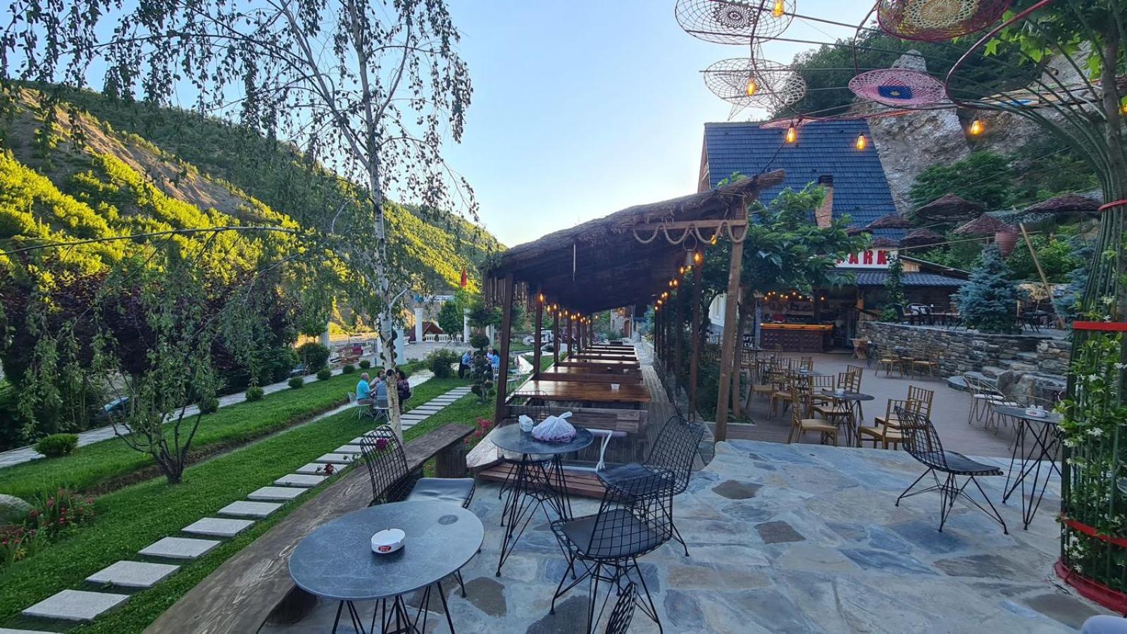 Hotel Dibra Park Agrotourism Peshkopi Exterior foto