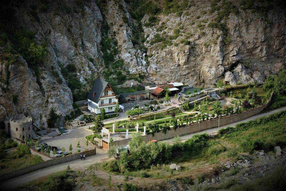 Hotel Dibra Park Agrotourism Peshkopi Exterior foto